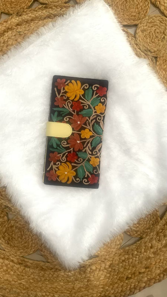 Handmade Women's Wallet – A Touch of Kashmir's Craftsmanship