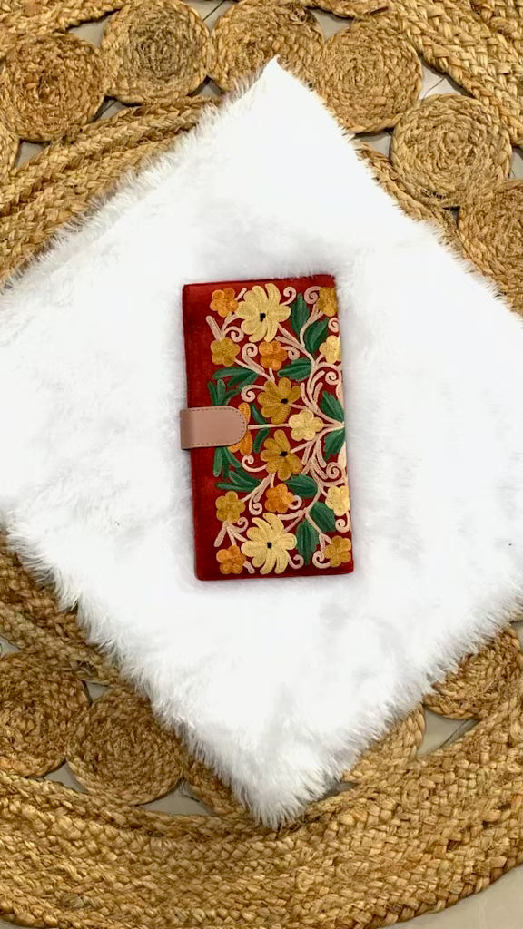 Handmade Women's Wallet – A Touch of Kashmir's Craftsmanship